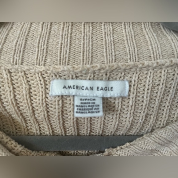 🖤 CUTE & COMFY long sleeve, short waist women’s sweater size small- see video🎥 - Picture 5 of 7